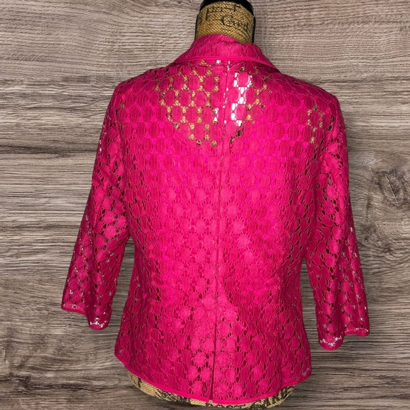 Chic and Cheerful: Your New Go-To Outfit! - Picture 3 of 6